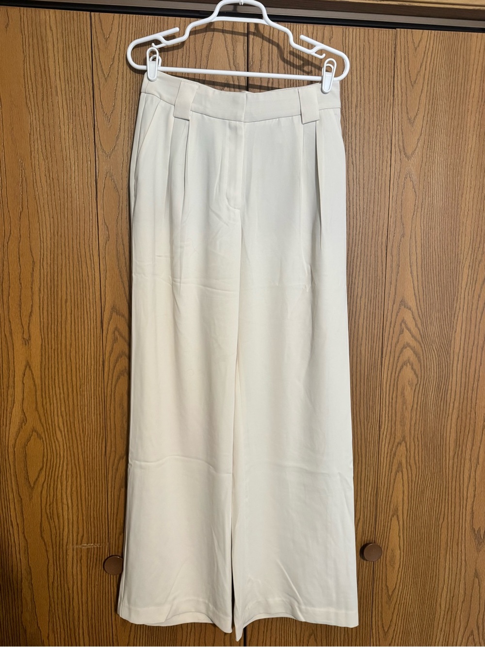 Express Stylist Wide Leg Pants in Cream- long size!